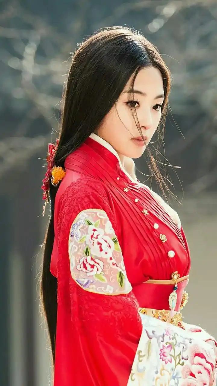 同样是小圆脸29岁的张含韵,甜美可爱不输赵丽颖