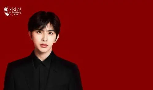 蔡徐坤壁纸第77期:世间8万字,唯有你的名字让我最心动