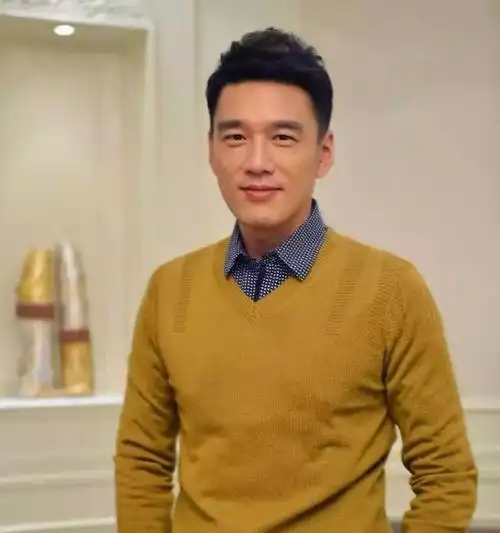 人帅戏好,只服这4位中年男星,剧里有能力当男主,剧外家庭幸福