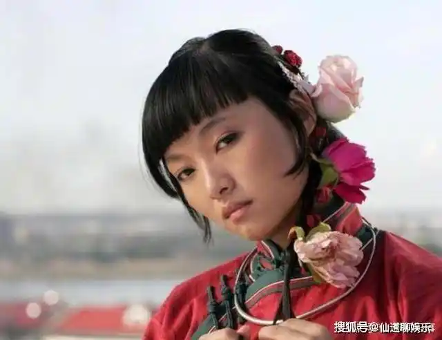 她当时更是喊出了那样一句惊天动地的"团长,向我开炮"