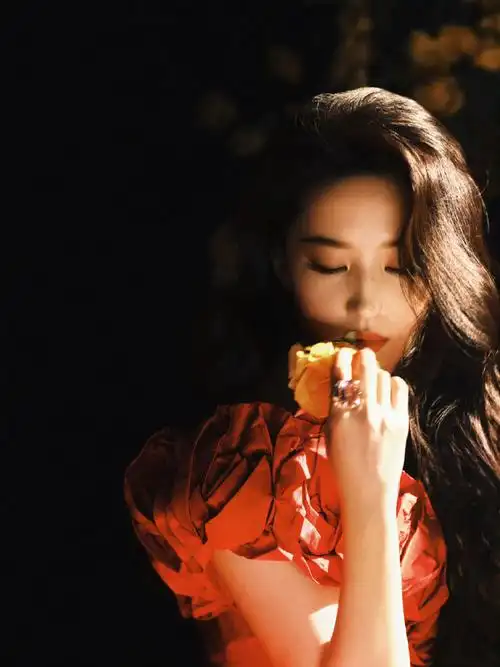 柳宗源拍的刘亦菲感觉她要站起来给我唱跳一首《心悸》