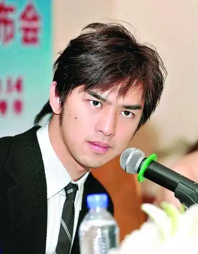 淡定林依晨分享"私房恋爱经" 很夸男友郑家尧