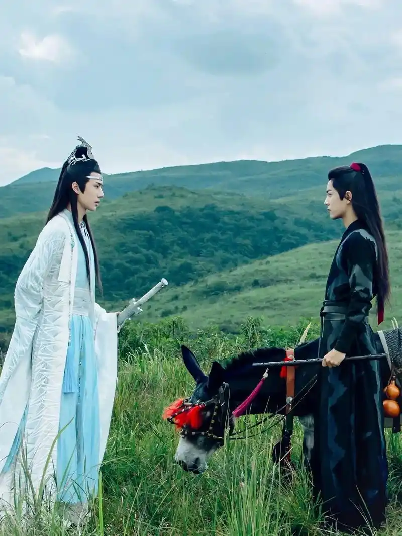 都给我去微博投票,想要看到同台01#王一博 #肖战 #博君一 - 抖音