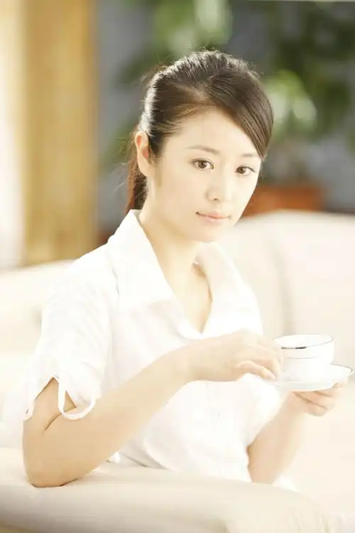 p>林心如(ruby lin),1976年1月27日出生于台湾省台北市,华语影视女