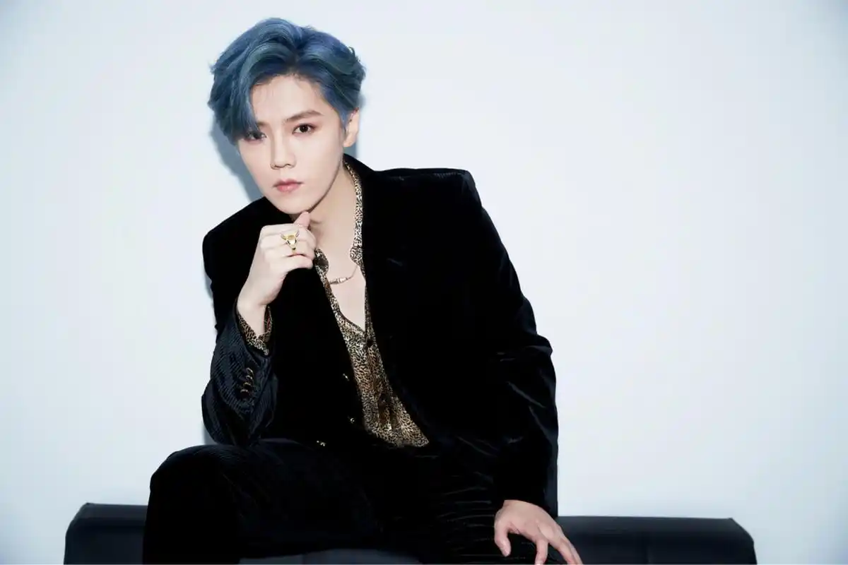 安静的空气 太敏感,需要鹿boss美颜来治愈,鹿晗蓝发福利大放送!