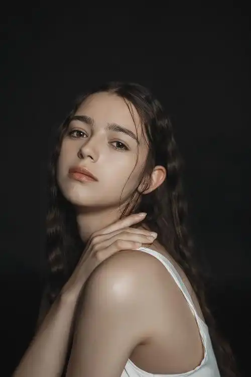 uliana sergeeva_人像_poco摄影,人像,复古,棚拍,欧美,情绪