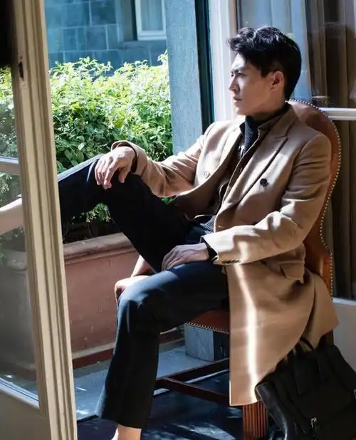 北京时间11月10日中午,著名演员靳东最新消息!