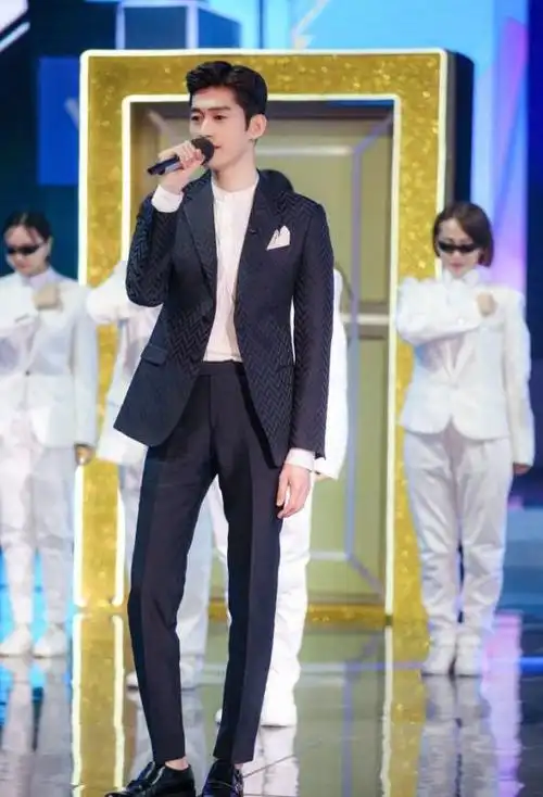 娱乐圈身高最高的七位男明星,胡歌185cm垫底