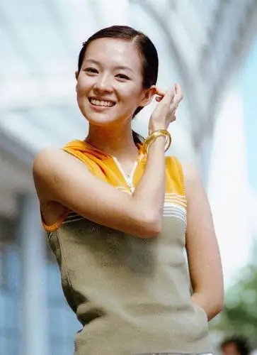 章子怡大学时旧照,眼神灵动清纯可人少女感十足