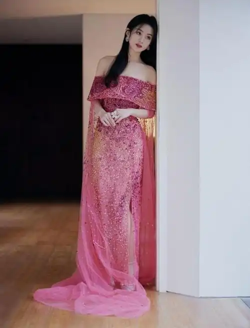 粉色裙子的剪裁选择