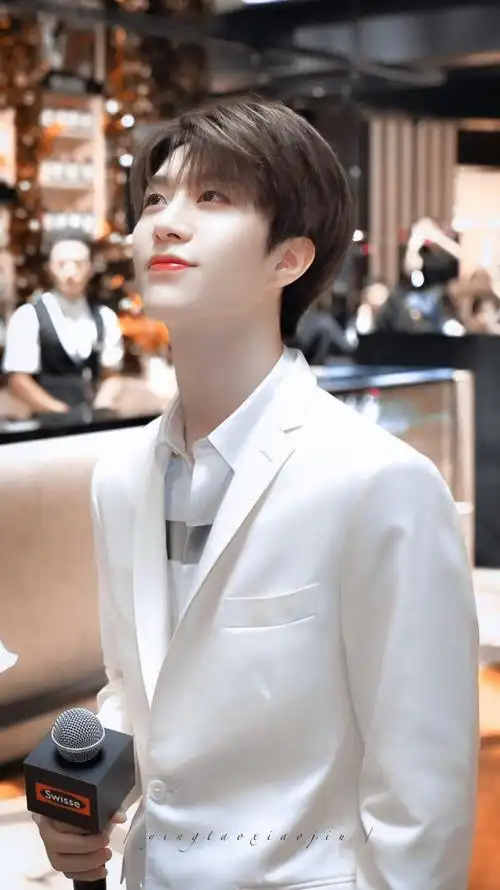 范丞丞最新的照片呀