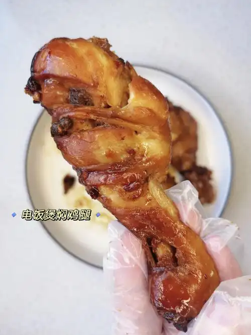 97准备:鸡腿子(咱4个为例)划几刀入味97做法:加入蒜末一头 小葱