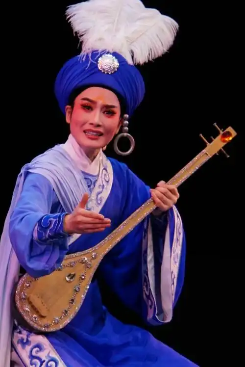 低调的越剧演员王君安为何会成为越迷们追随的焦点