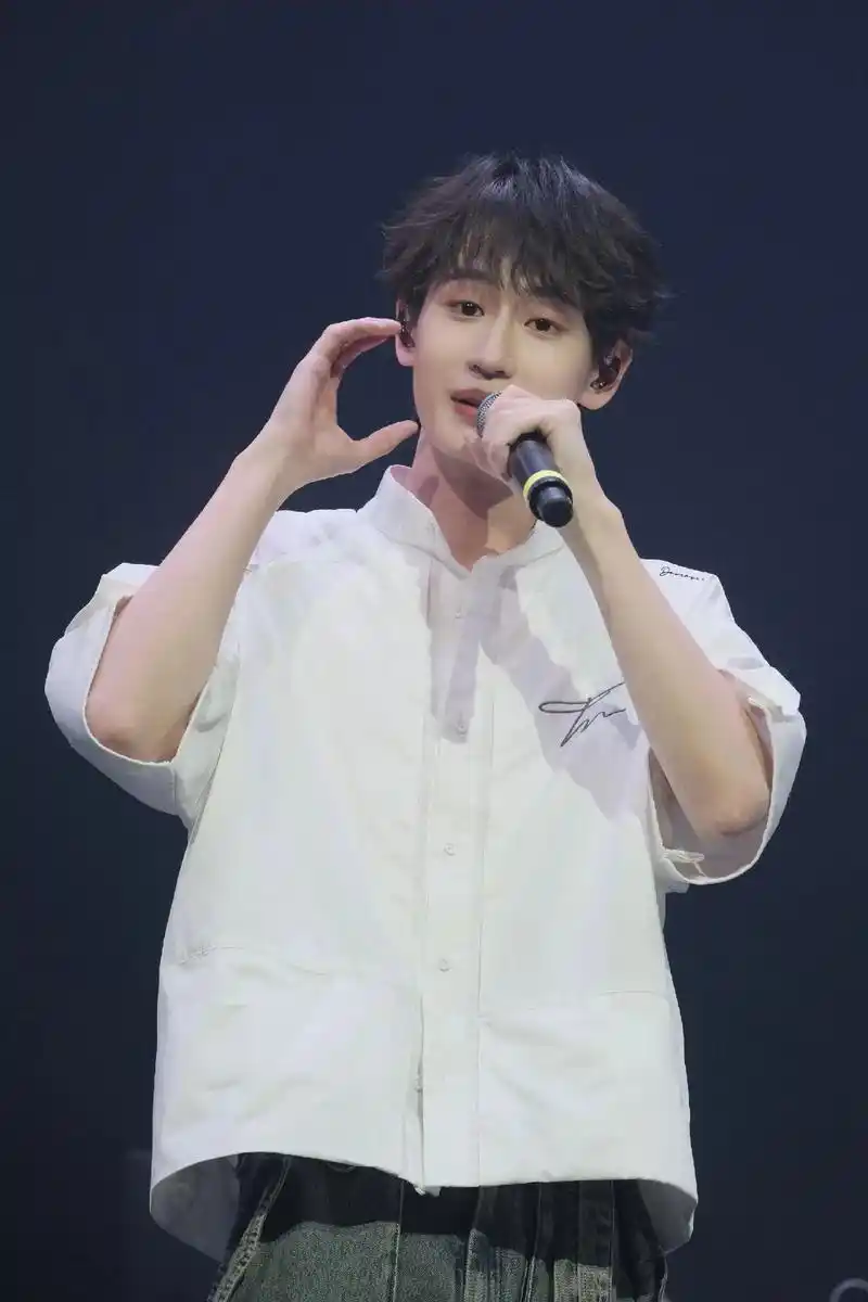 重新认识一下,你好ak刘彰  #刘彰 - 抖音