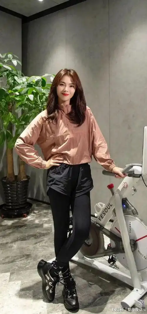 健身的刘涛好美运动使人年轻美丽自信动起来吧