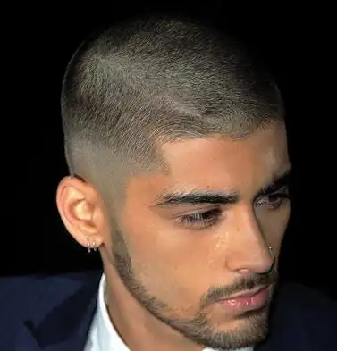 鬓角是男性的第二特征修理个有型鬓角做最成熟魅力男人