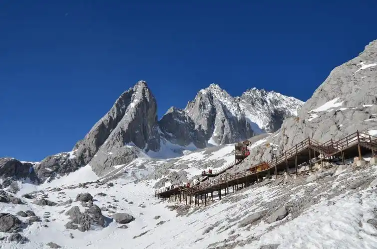 玉龙雪山