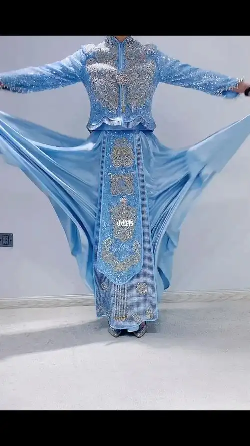 贵阳试纱蓝色秀禾服