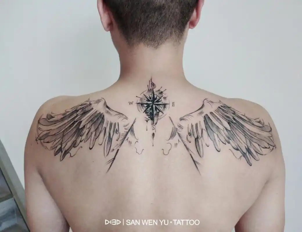 翅膀纹身