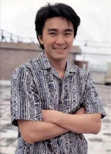 > 周星驰早年帅气图片(4/7)