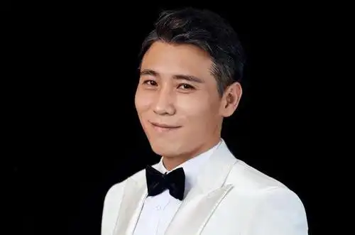 谁是人气近期暴涨的十大70后男明星之首?于和伟木村拓哉陈建斌