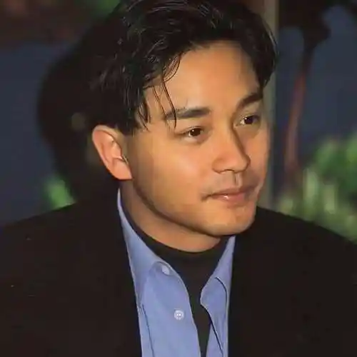 仍旧是众多粉丝眼中帅气的男神.