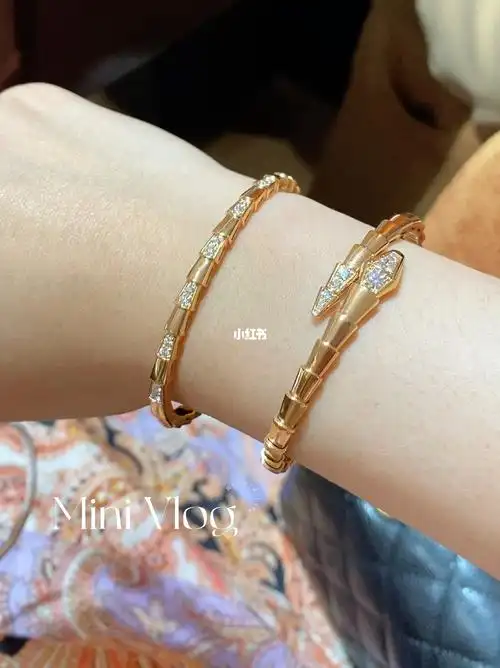 宝格丽蛇形手镯serpenti灵蛇镶钻手镯