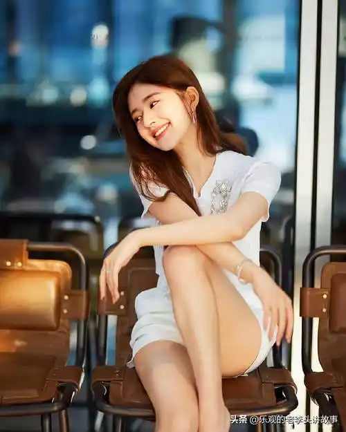 赵露思 简单白t恤配短裤清爽秀丽,让人心动哦!_图片_网络_气息