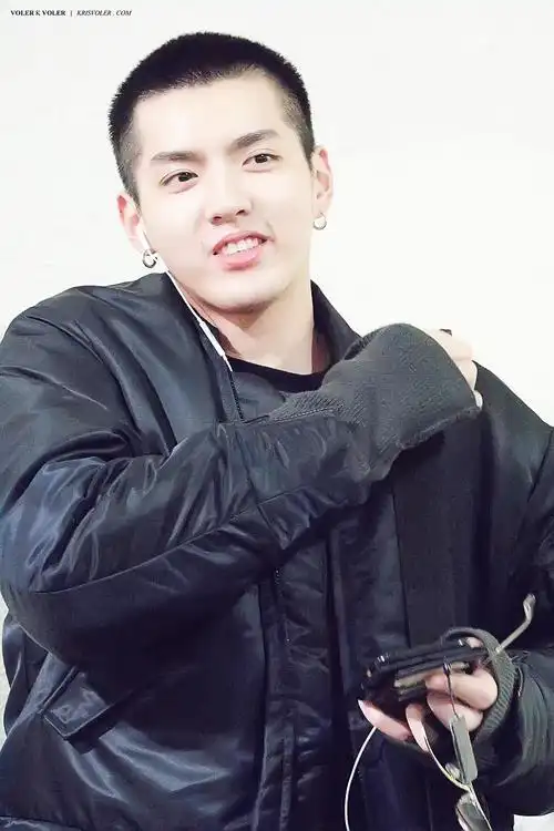 9kila9的相册-短发吴亦凡