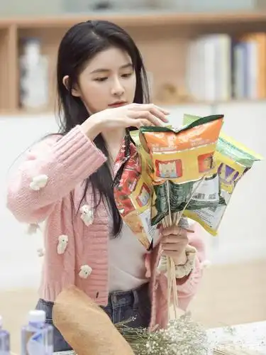 《怦然再心动》蔡卓宜世心动了吧,主动煲汤去见陈越,可惜没见到