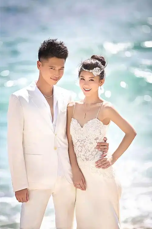 还在两人恋爱时,王雷的母亲就见过李小萌,对其很是喜欢,恨不得让