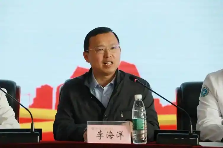 大院情怀附院联合瑞华基金会为65名优秀住培医师发了45万奖学金