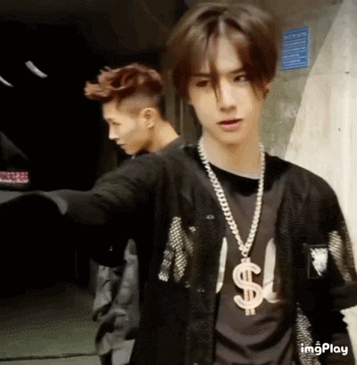 王一博 拽小爷～ 动图