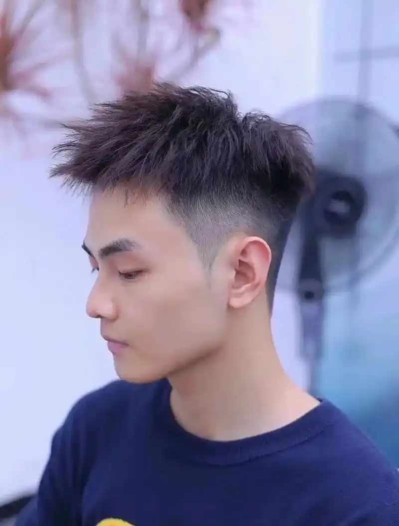 前刺发型.男士发型推荐摩根前刺飞机头#根据脸型设计发型 #同 - 抖音