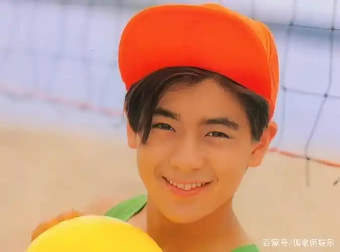 1974年10月15日,林志颖出生在台湾,在他很小的时候林家夫妇就离婚了