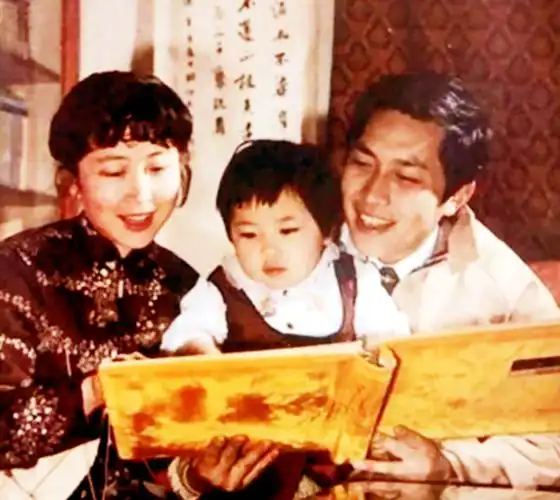 回顾唐国强的女儿唐莉我的早逝母亲我的再婚父亲我带泪的亲情