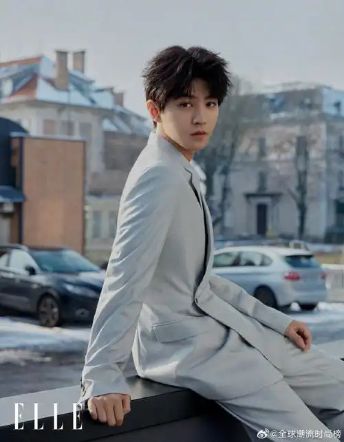王俊凯elle四月刊封面##elle中法特别策划