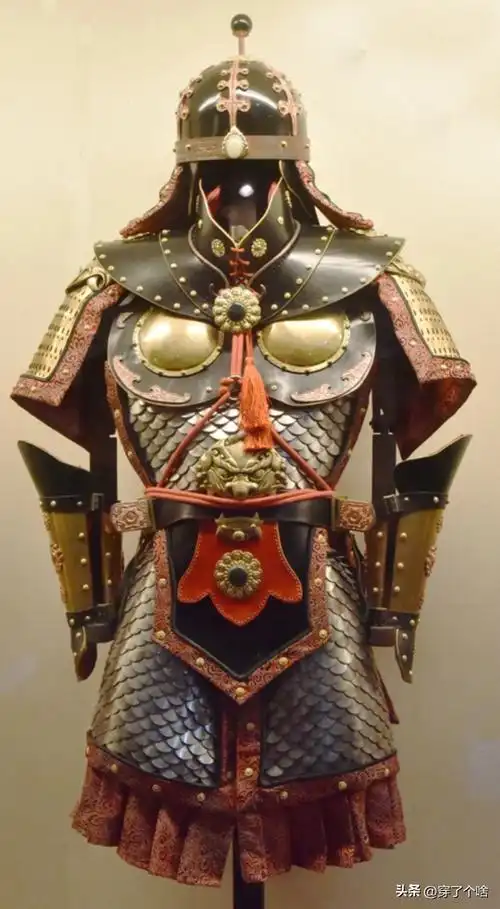 这个铠甲可谓是中国集大成者的作品,唐朝本身就是个很繁荣的时期,这