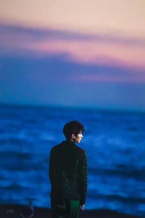 王源海边拍照小合集,盐系少年清爽来袭