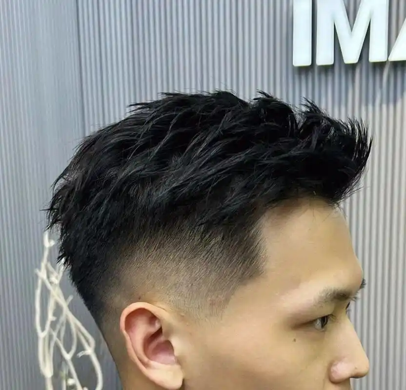 三七分纹理烫,适合圆脸国子脸,职业男士发型,男生纹理侧背,好打理发型