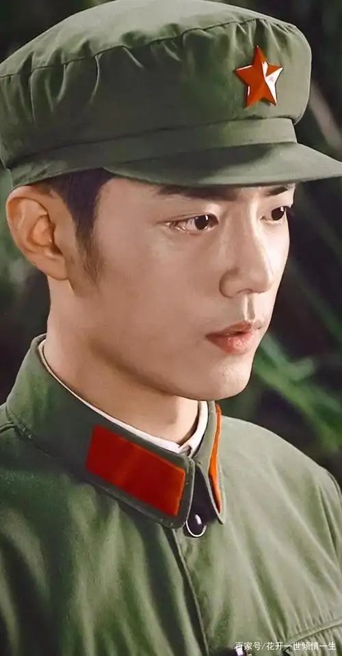 文汇报报道王牌部队穿上军装的肖战展现了军人的热血坚毅