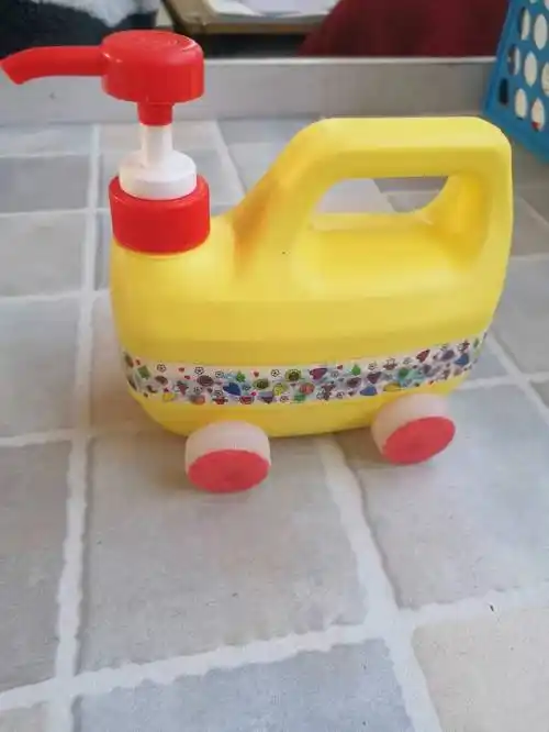 灵动双手 变废为宝---沁阳市第二小学开展"变废为宝"创意小制作活动