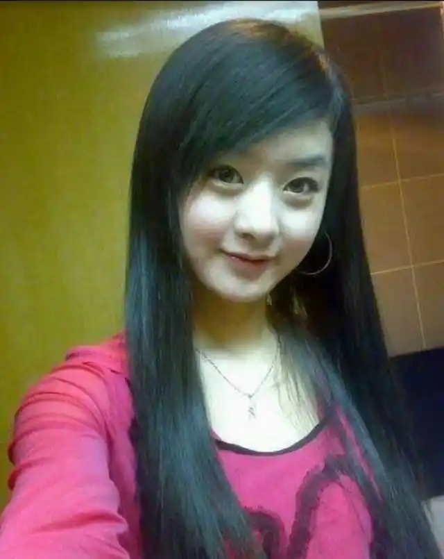 赵丽颖选秀旧照曝光 皮肤白嫩超清纯