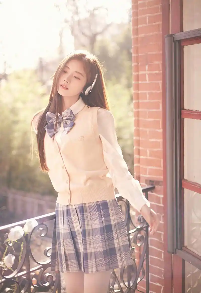 "四千年美女"鞠婧祎,纯欲校园风,那些年我们一起追的女孩