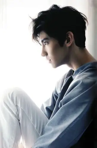 沈昌珉长这样(从电脑摄像头自拍开始)