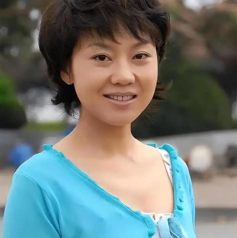 闫妮离婚后焕发新生,事业逆袭成一线女星,前夫邹伟却默默无闻 闫妮,一