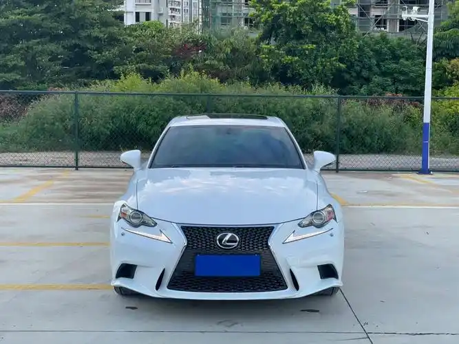 16年7月雷克萨斯ls200tfsport20t咬地鲨
