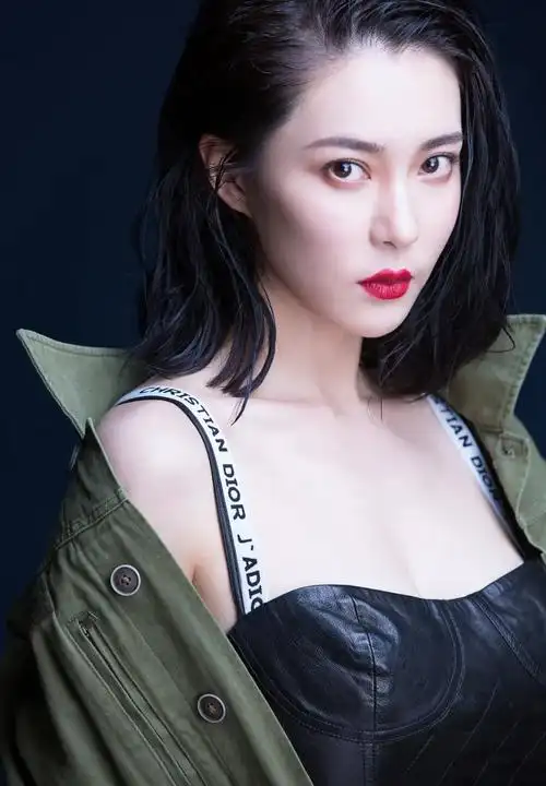 她原本是《恶战》《澳门风云》的事业线,看张脸,没想到"脸都没得看".