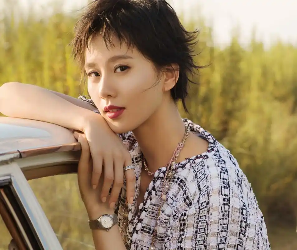 娱乐圈六位当红女星的短发造型,郑爽显可爱,赵丽颖竟然这么时尚