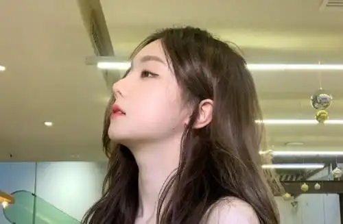 黄子韬张允恩疑似恋情曝光真爱不会从天而降真爱是对爱的经营